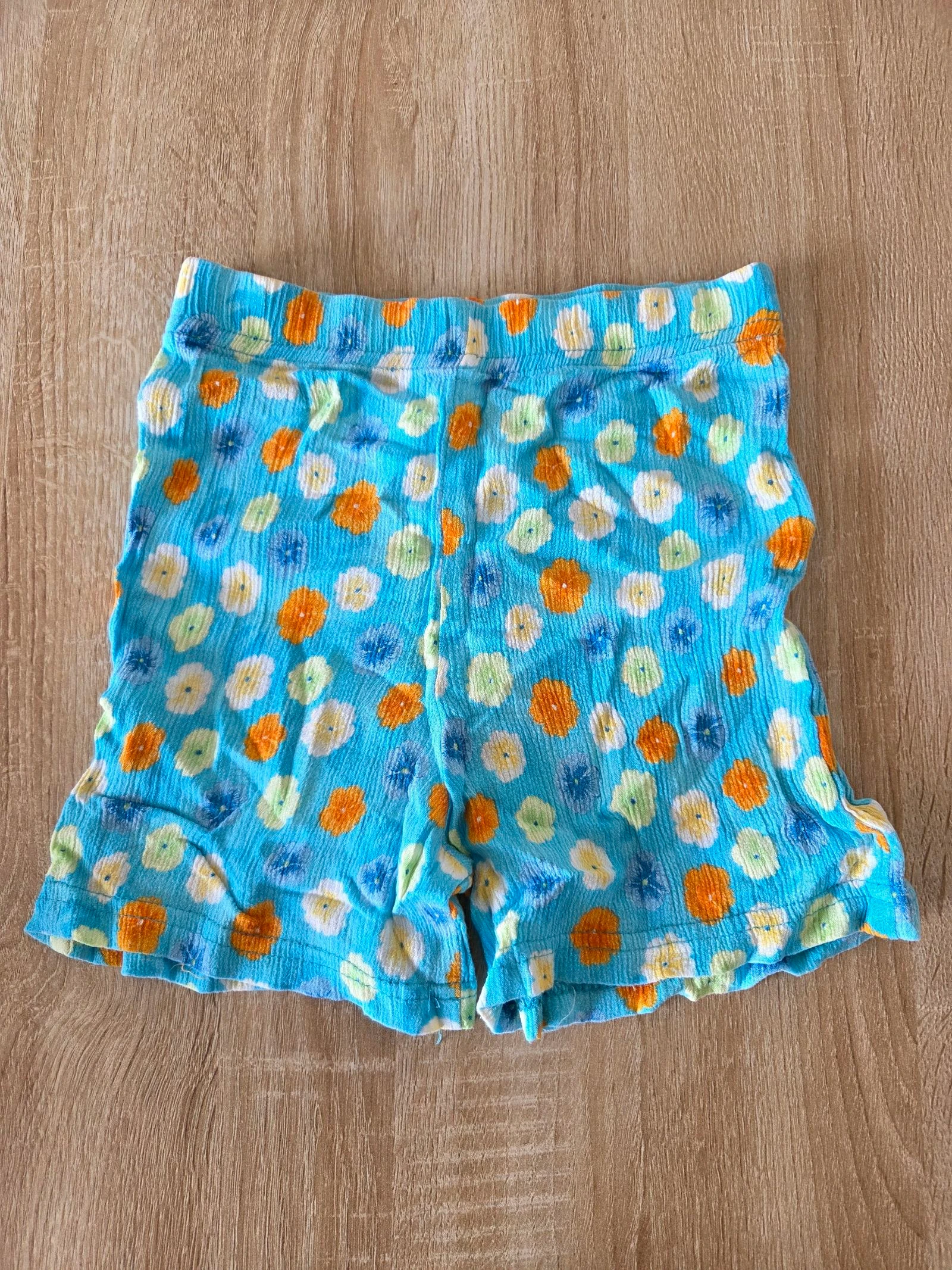 Short azul con flores en viscosa talla 6 años 114 cm – photo 2